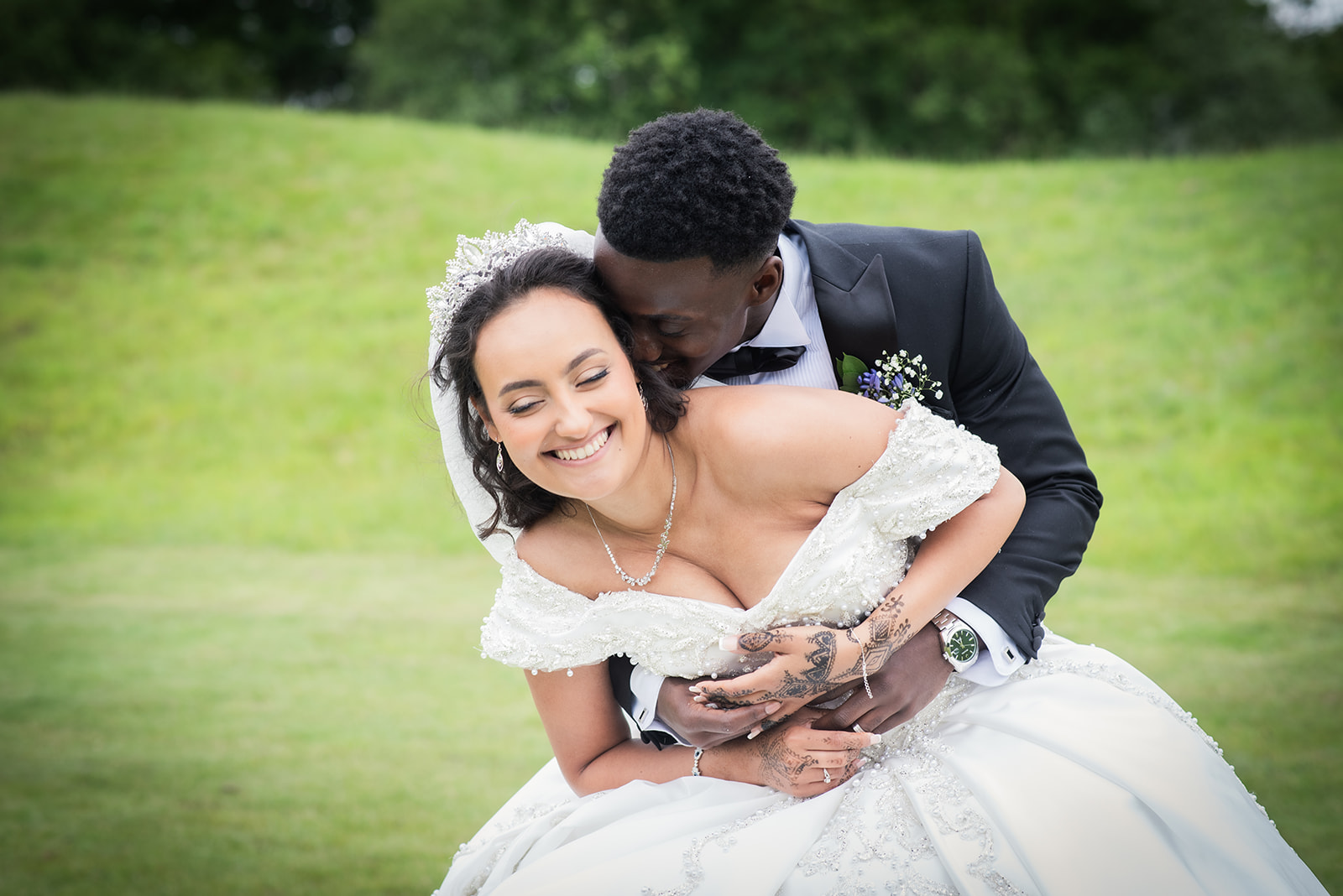 10 Tips for Natural, Effortless Wedding Photos